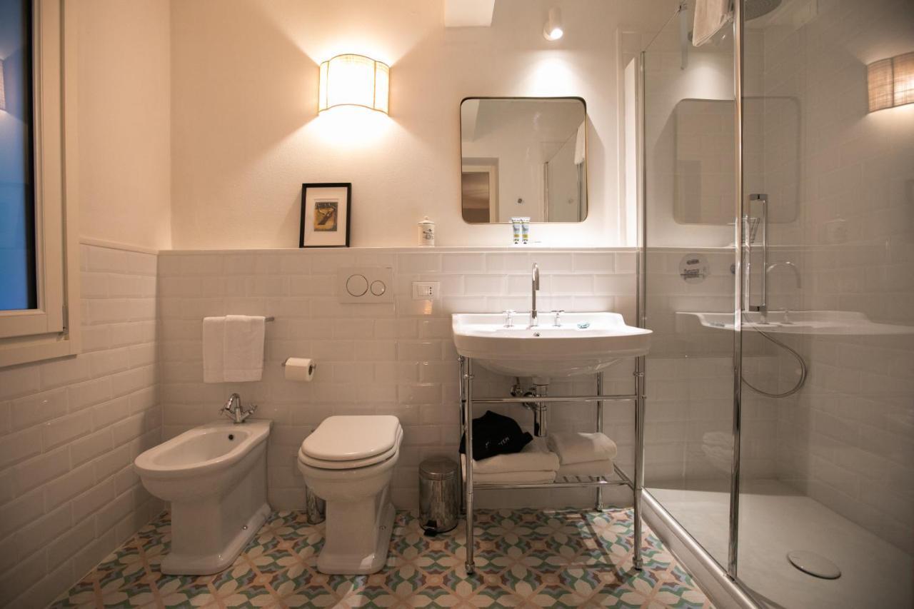 فلورنس Lunaria Suites - Fyodor Dostoyevsky'S House المظهر الخارجي الصورة